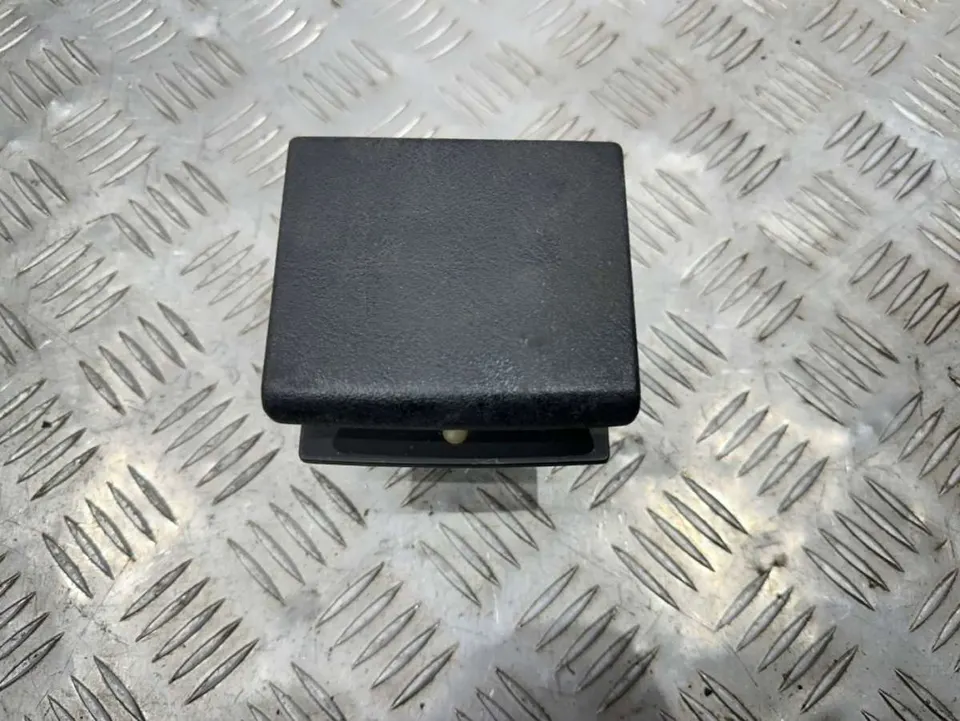 Пепельница Volkswagen Passat, 1991 г.
