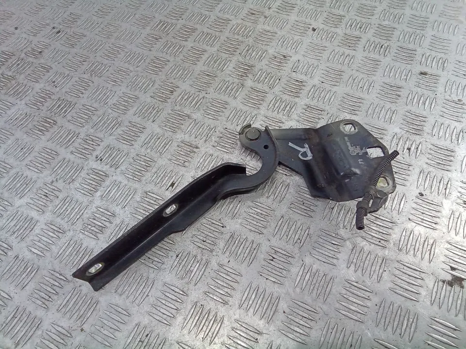 Петля капота правая Volkswagen Passat CC, 2008 г.