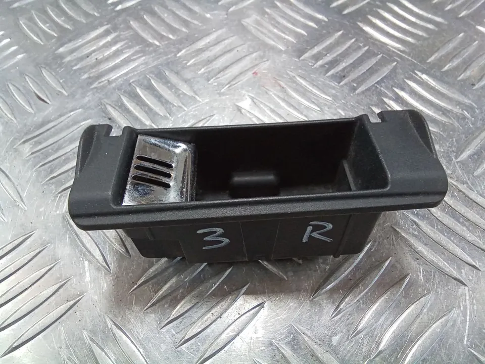 Пепельница Audi A8, 2007 г.