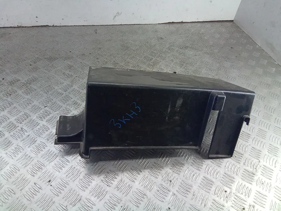 Кожух аккумулятора Volvo XC90, 2007 г.