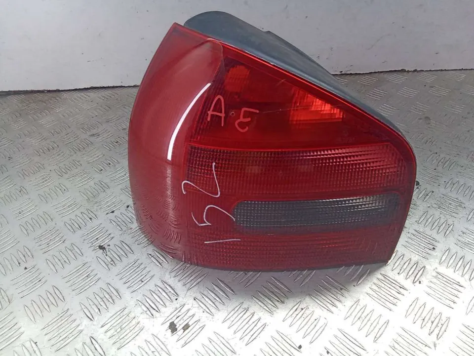 Фонарь задний левый Audi A3, 2000 г.