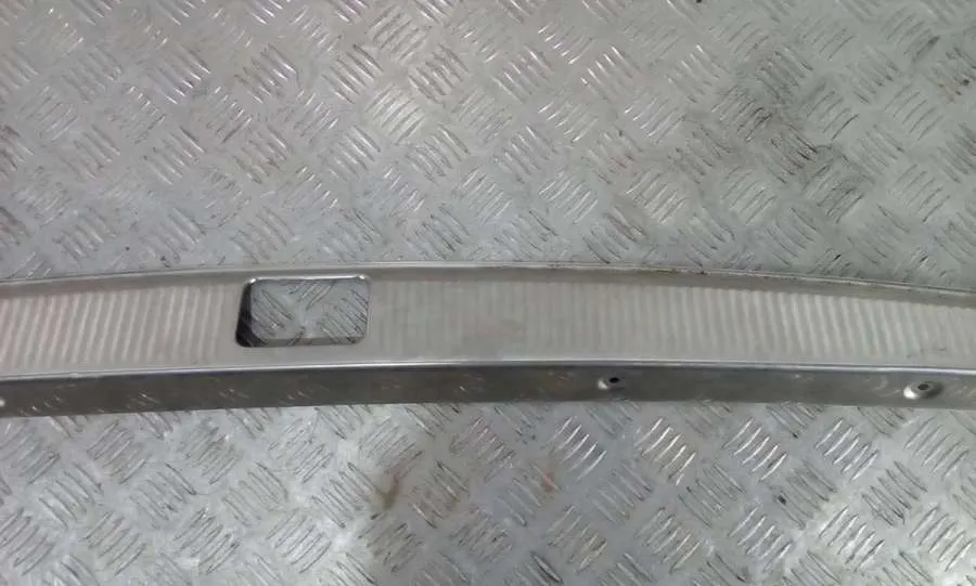Накладка внутренняя на заднюю панель кузова Audi A6 allroad, 2005 г.