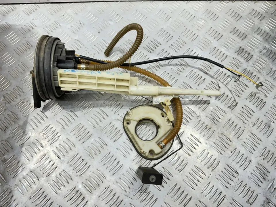Насос топливный Volkswagen Passat, 1995 г.