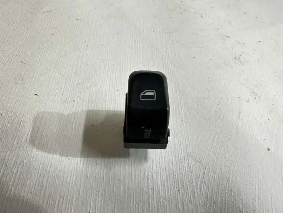 Кнопка стеклоподъемника переднего правого Audi A4, 2009 г.
