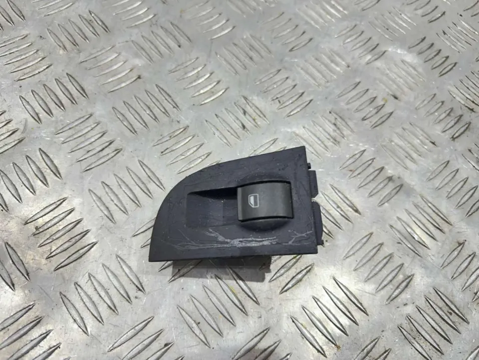 Кнопка стеклоподъемника Audi A6, 2003 г.