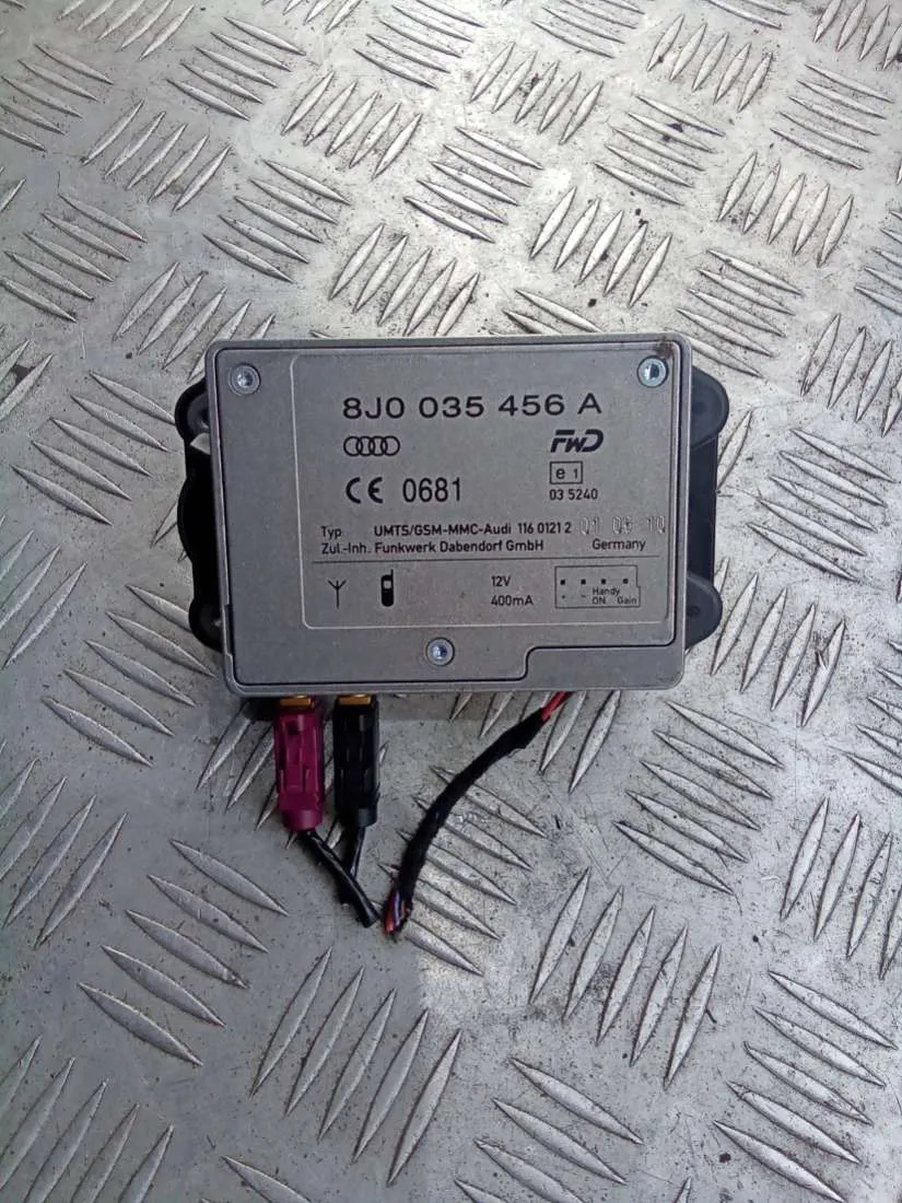 Усилитель антенны Audi A6, 2009 г.