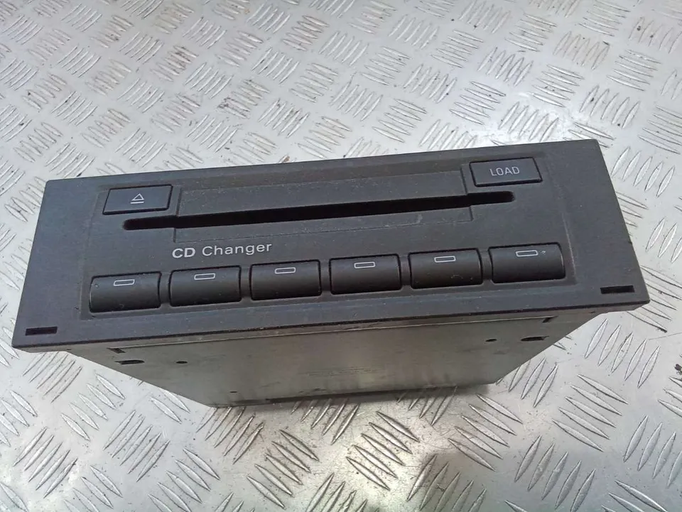 CD-чейнджер Audi A4, 2006 г.