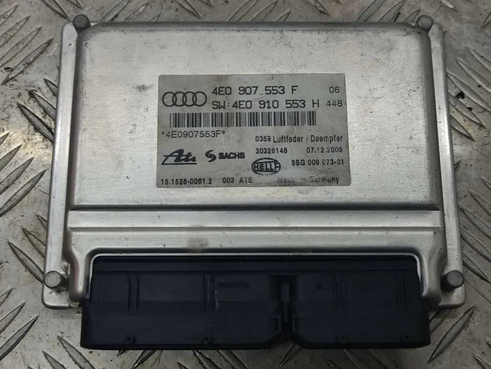 Блок управления пневмоподвеской Audi A8, 2005 г.