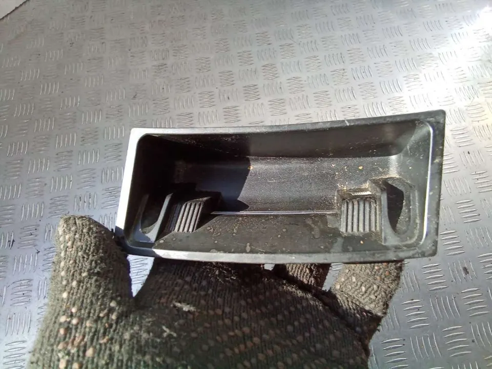 Пепельница Audi A6, 2006 г.