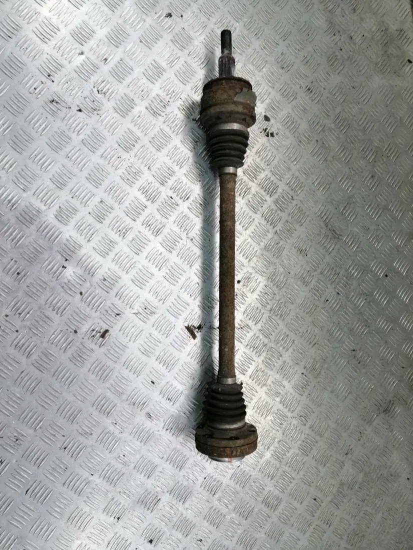 Полуось задняя (приводной вал, ШРУС) Volkswagen Touareg, 2005 г.
