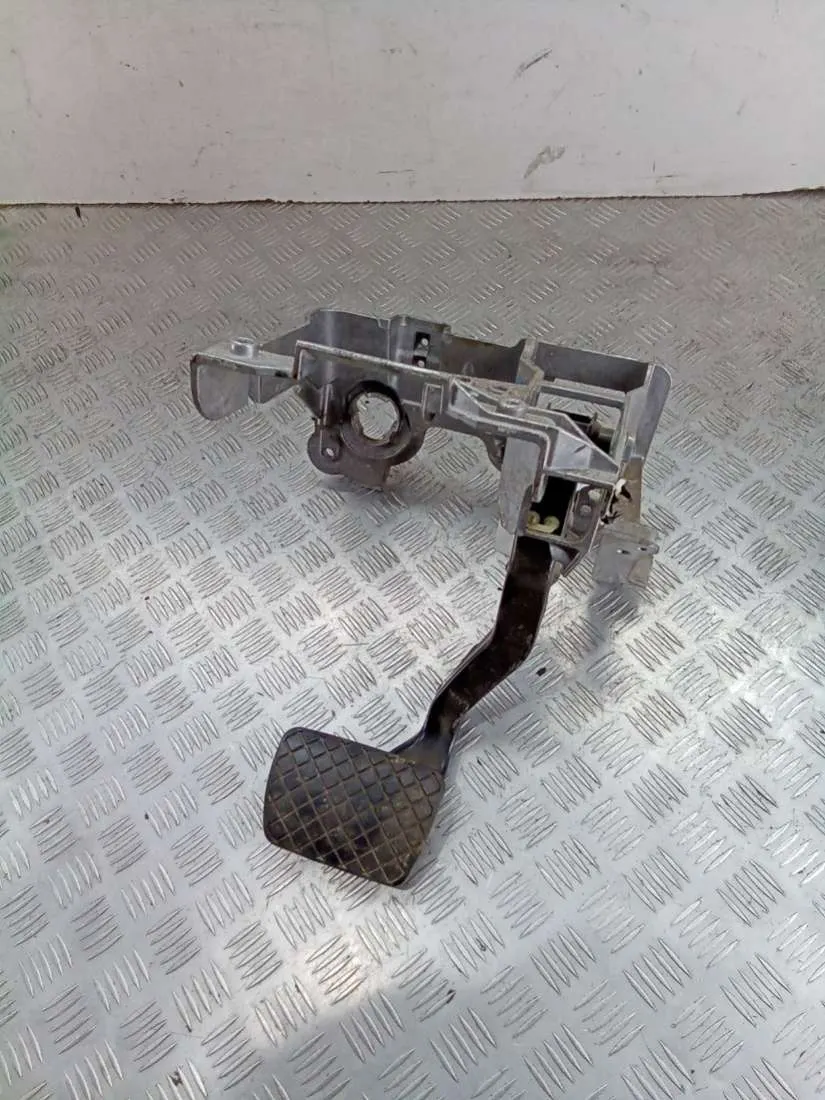 Узел педальный (блок педалей) Audi A4, 2009 г.