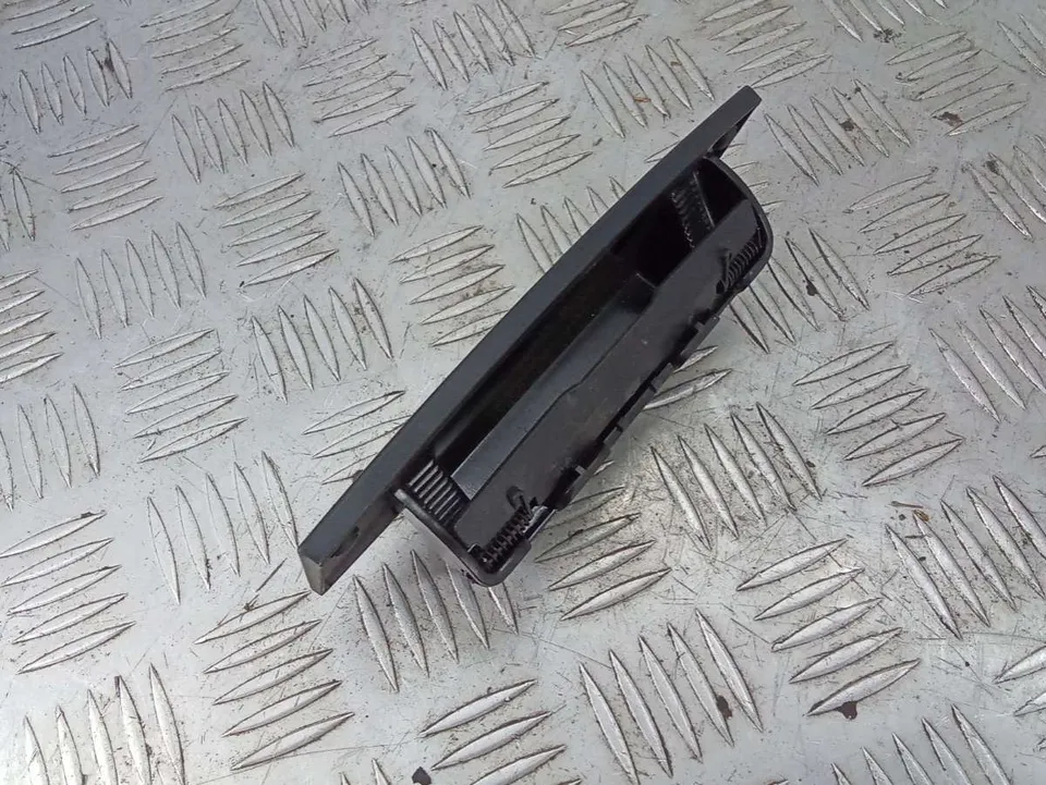 Пепельница Audi A4, 2009 г.