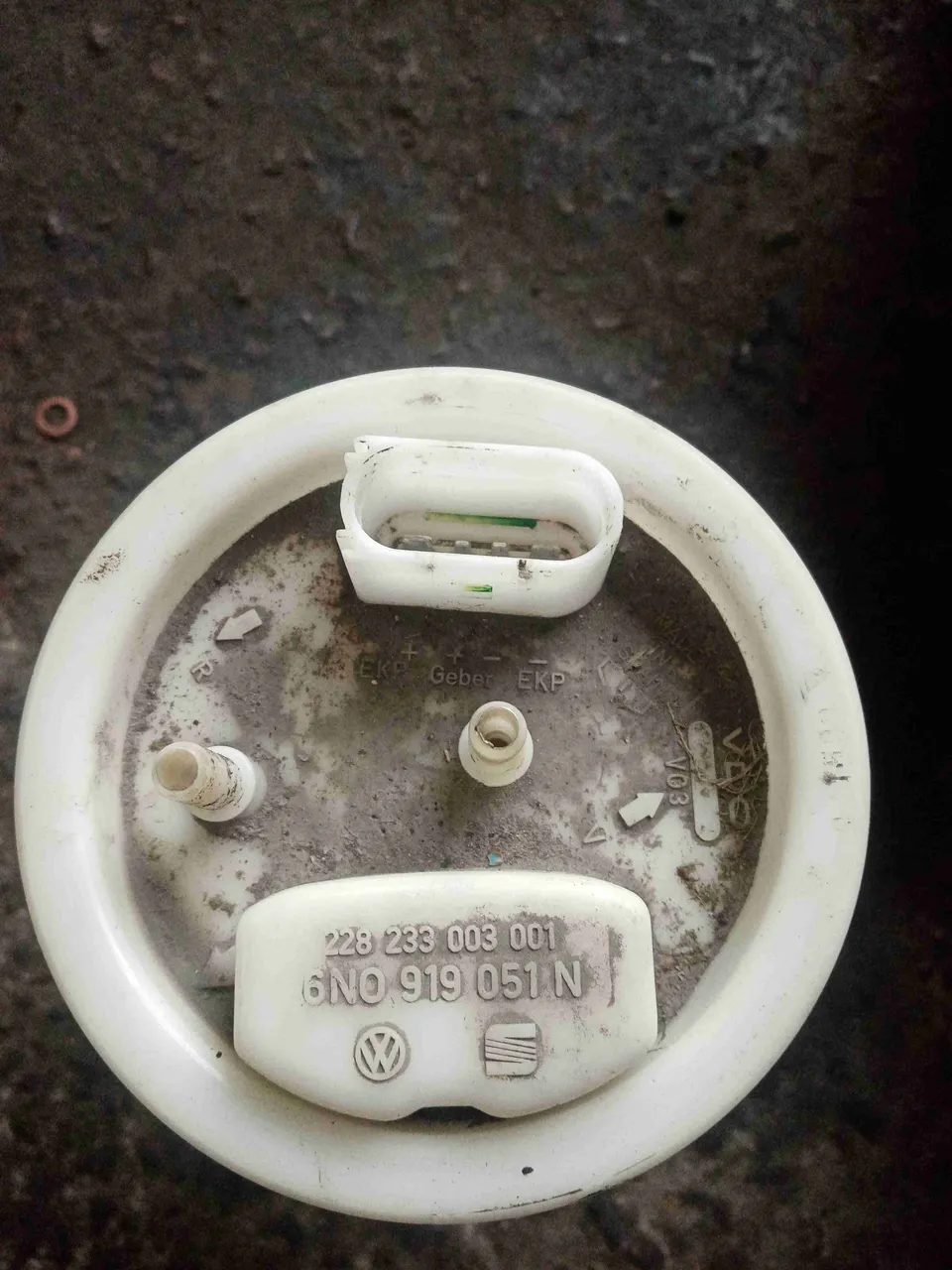 Датчик уровня топлива Volkswagen Lupo, 2001 г.