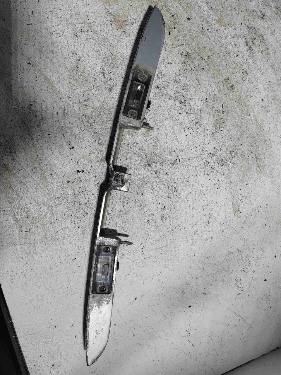 Накладка подсветки номера Audi A4, 1999 г.