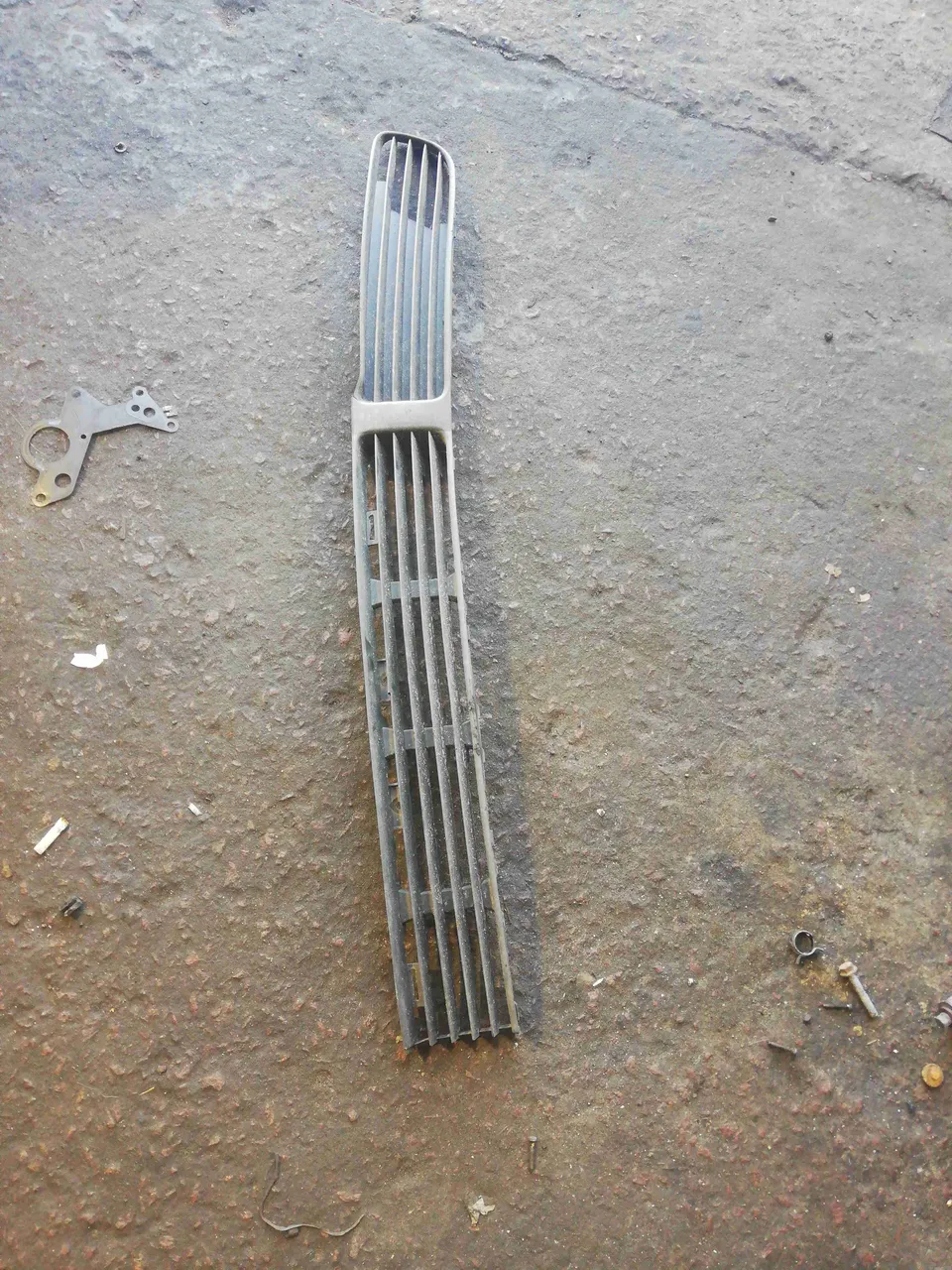 Заглушка (решетка) в бампер Volkswagen Passat, 1999 г.