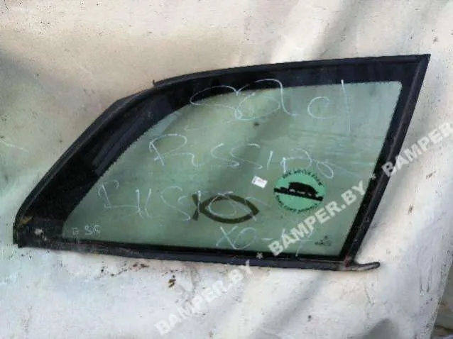 Стекло кузовное боковое правое BMW 3 серии, 1994 г.