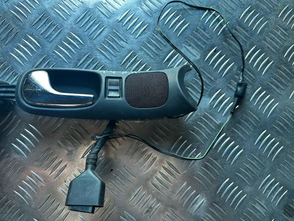Ручка внутренняя передняя левая Audi A4, 1997 г.