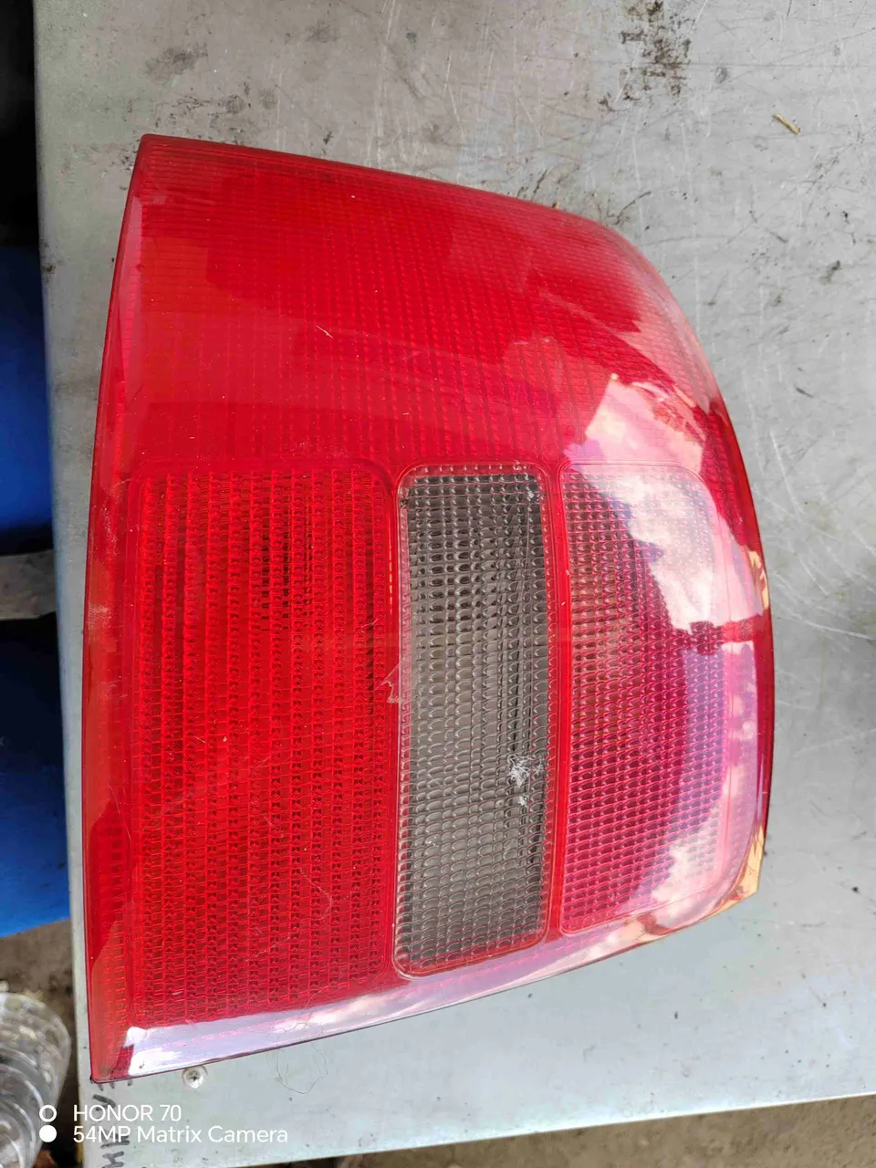 Фонарь задний левый Audi A6, 1999 г.