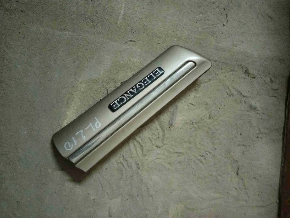 Молдинг двери передней левой Mercedes-Benz E-Класс, 2000 г.