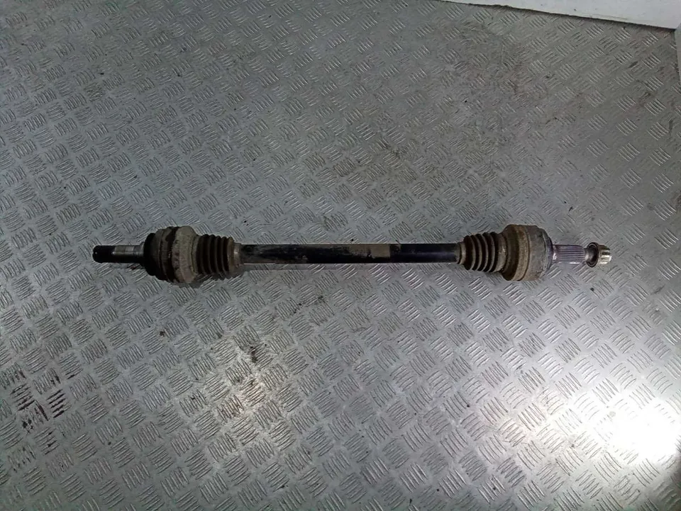 Полуось задняя (приводной вал, ШРУС) Volkswagen Touareg, 2011 г.