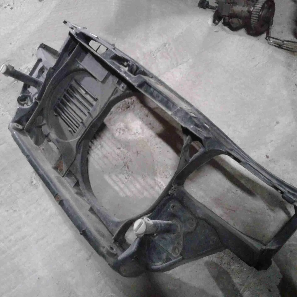 Передняя панель крепления облицовки (телевизор) Audi A4, 1999 г.