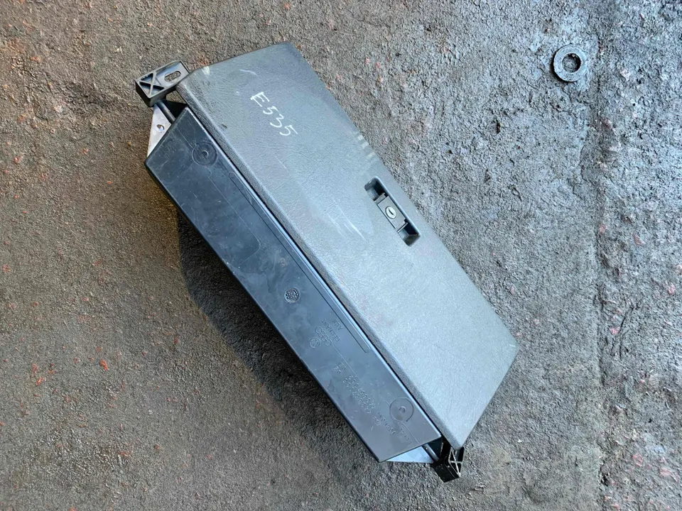 Бардачок Audi 100, 1988 г.