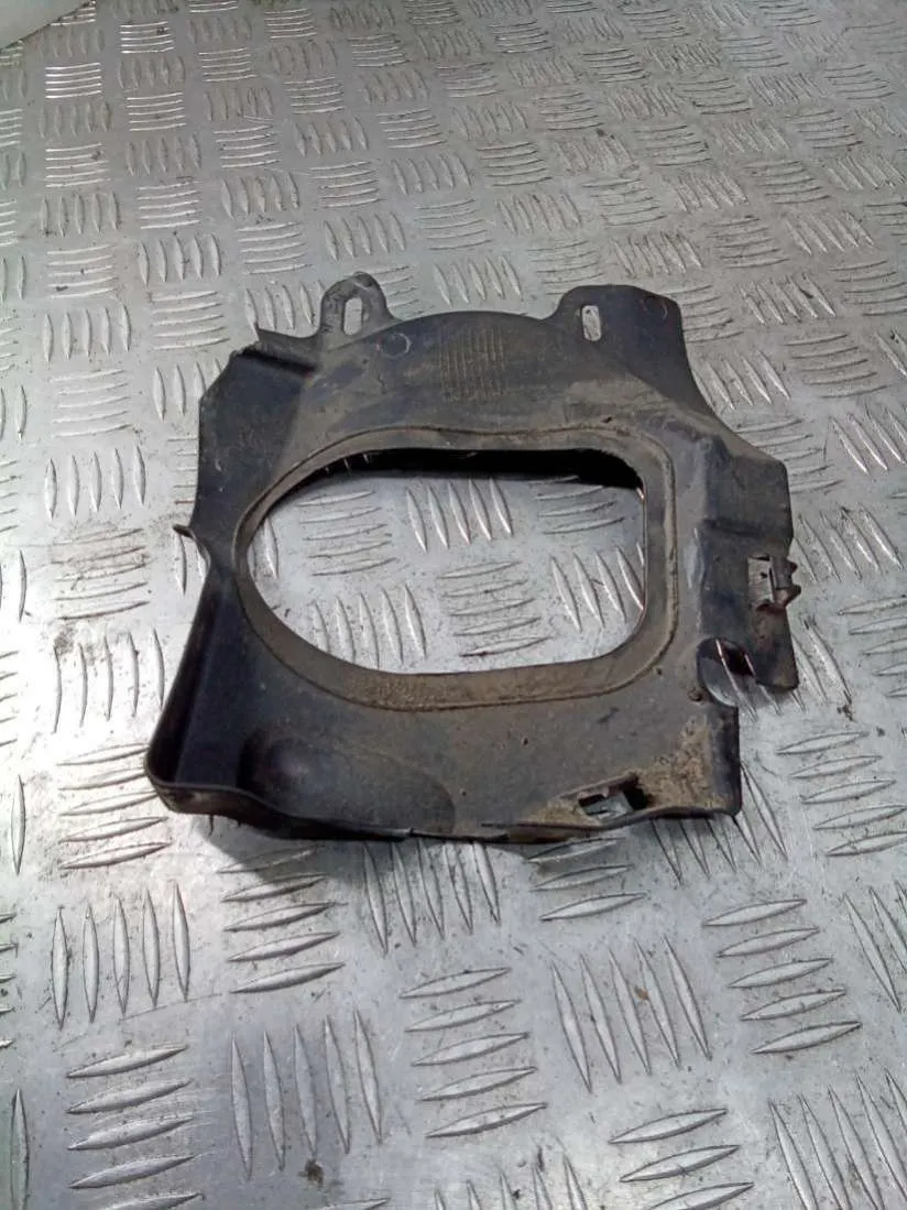 Пыльник Audi A4, 2004 г.