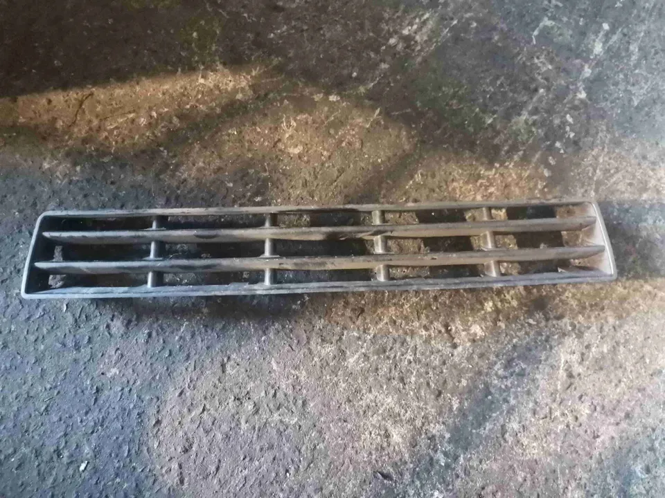 Заглушка (решетка) в бампер Volkswagen Golf, 2002 г.