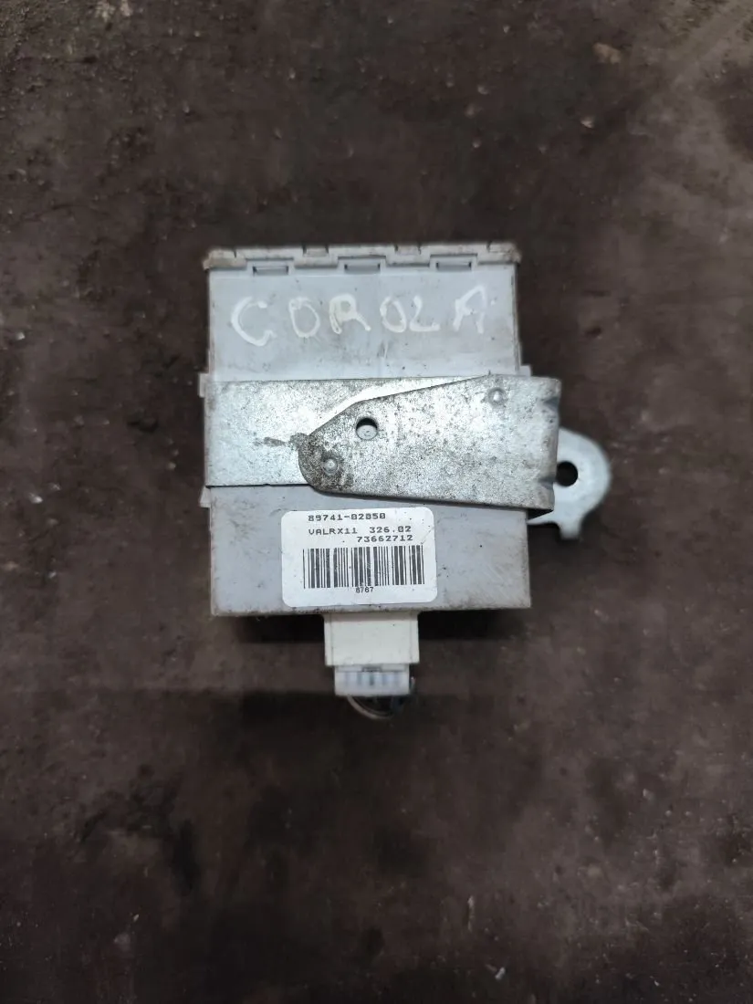 Блок управления центральным замком Toyota Corolla, 2002 г.