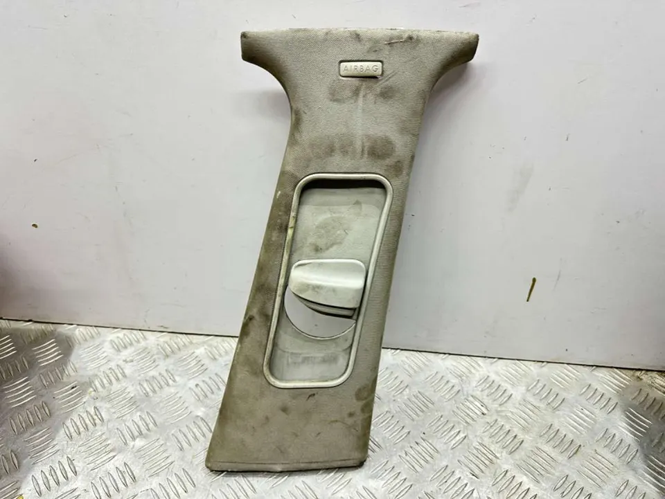 Обшивка стойки центральной правой Volkswagen Passat, 1998 г.