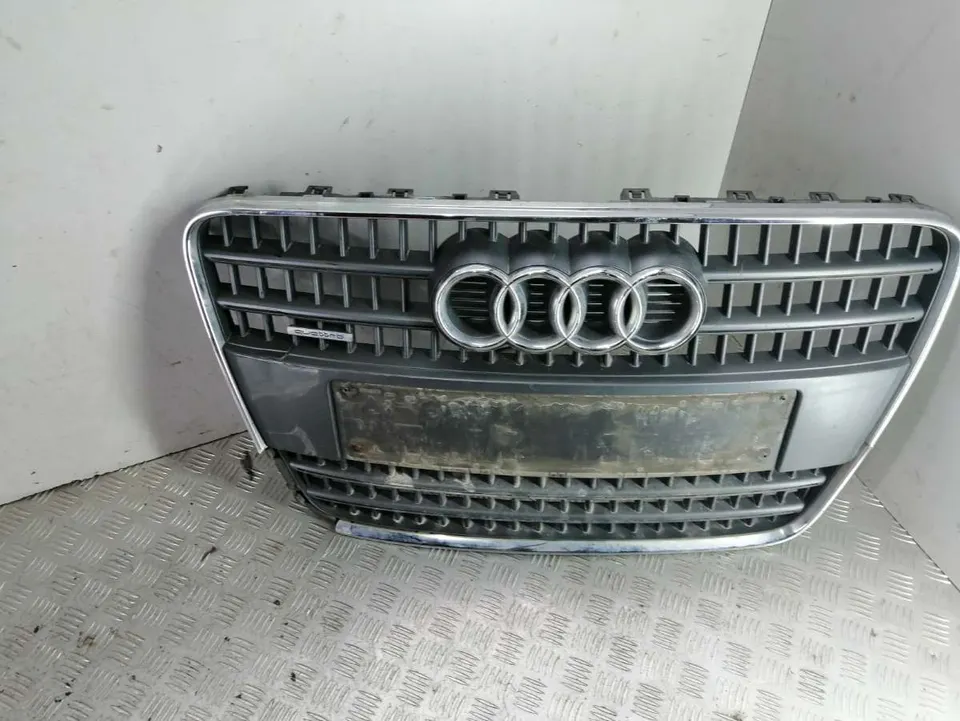 Решетка радиатора Audi Q7, 2007 г.
