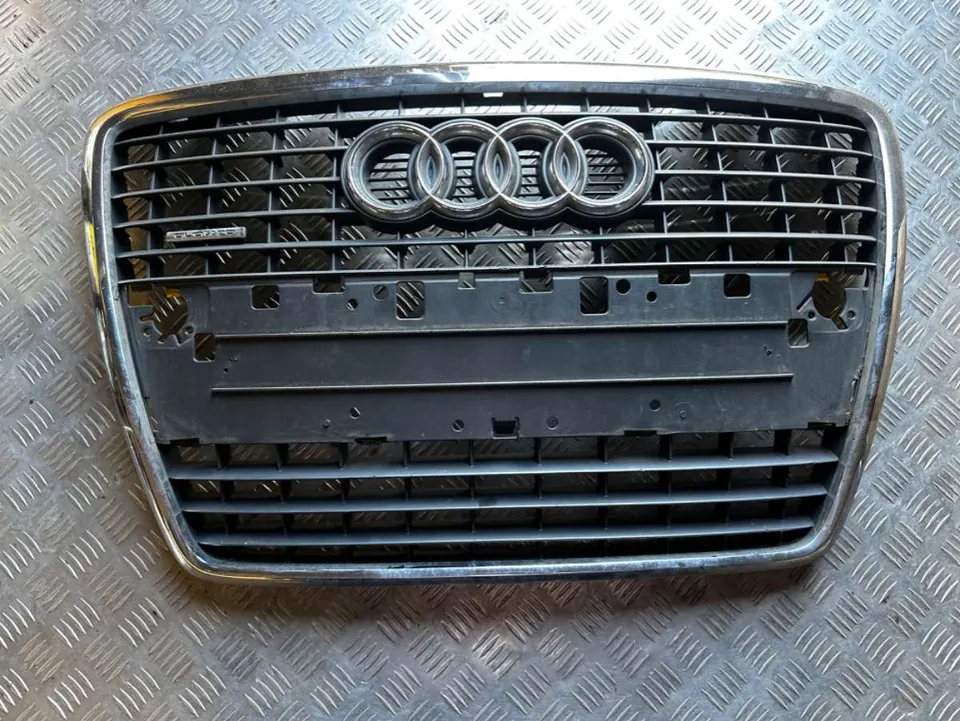 Решетка радиатора Audi A8, 2005 г.