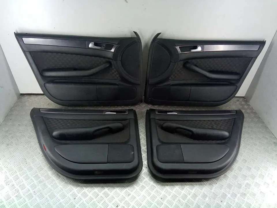 Обшивка салона Audi A6, 2004 г.
