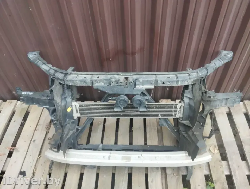 Передняя панель крепления облицовки (телевизор) Audi Q7, 2006 г.