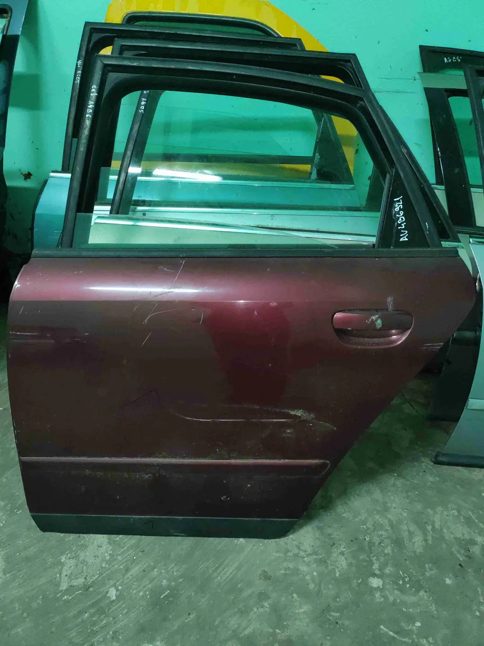 Дверь задняя левая Audi A4, 2003 г.
