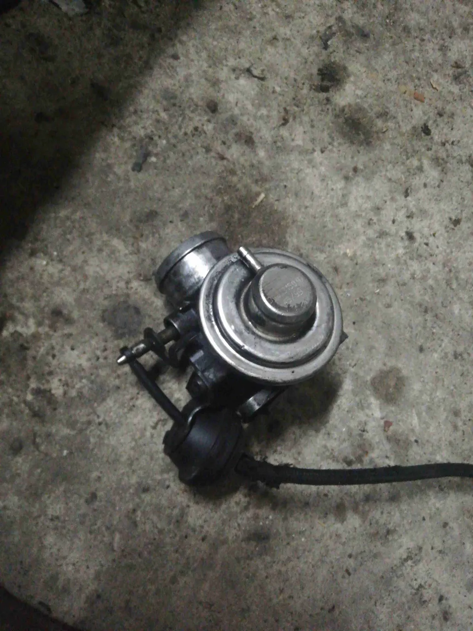 Клапан EGR Volkswagen Passat, 2002 г.