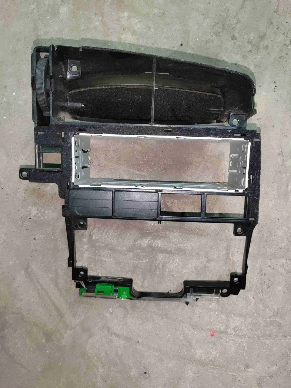 Рамка под магнитолу Volkswagen Passat, 1994 г.