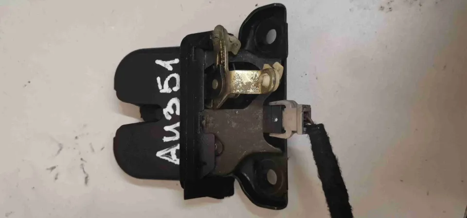 Замок багажника Audi A3, 1997 г.