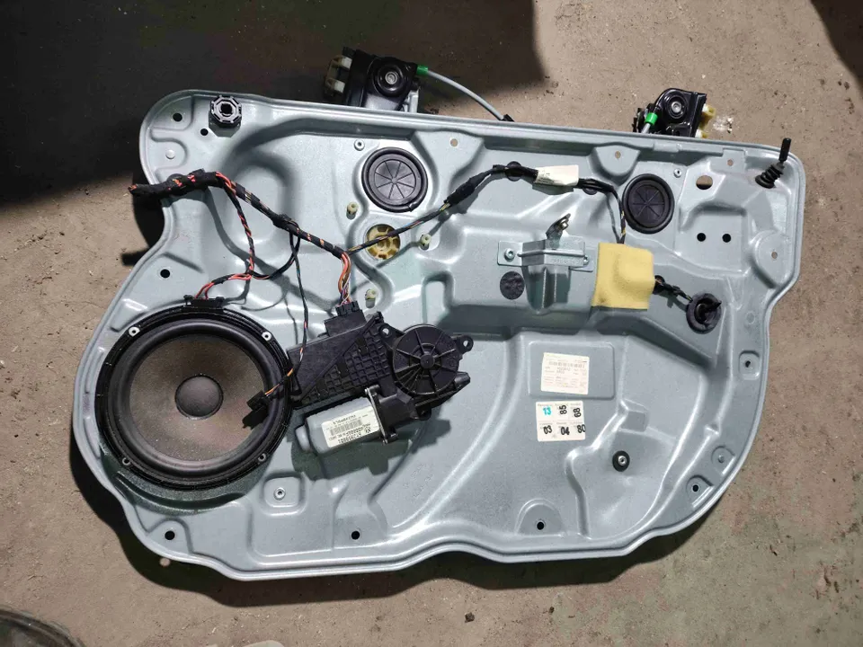 Стеклоподъемник электрический Volkswagen Polo, 2004 г.