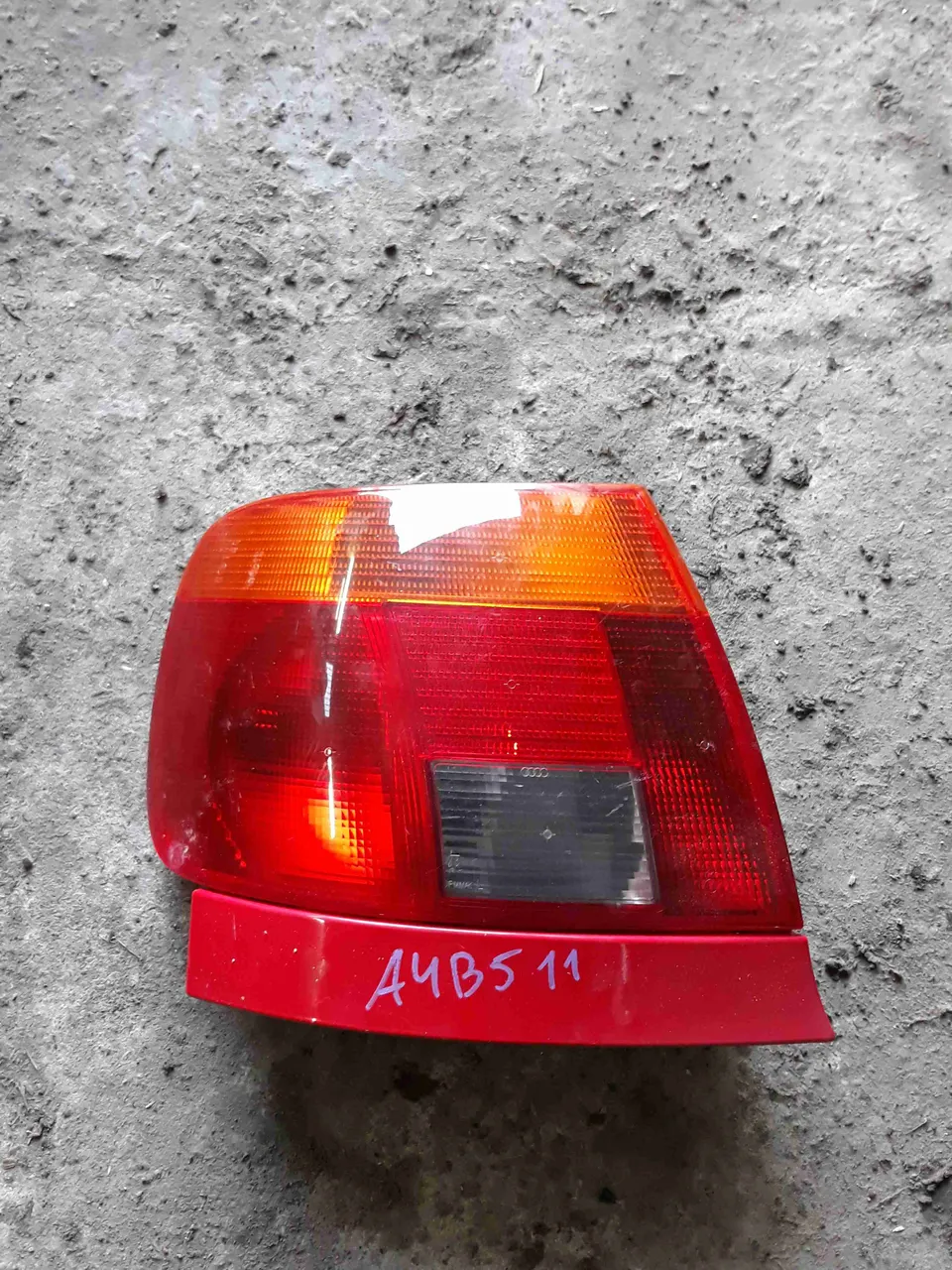 Фонарь задний левый Audi A4, 2000 г.