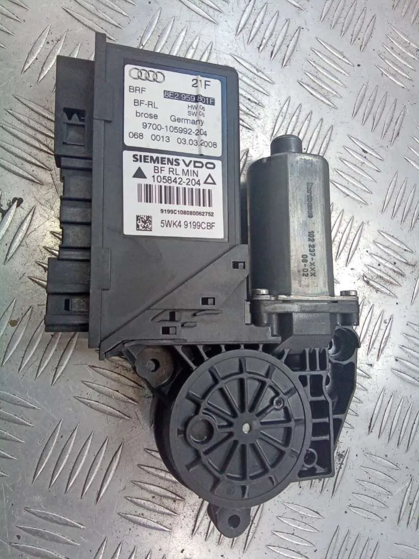 Моторчик стеклоподъемника передний левый Audi A4, 2006 г.