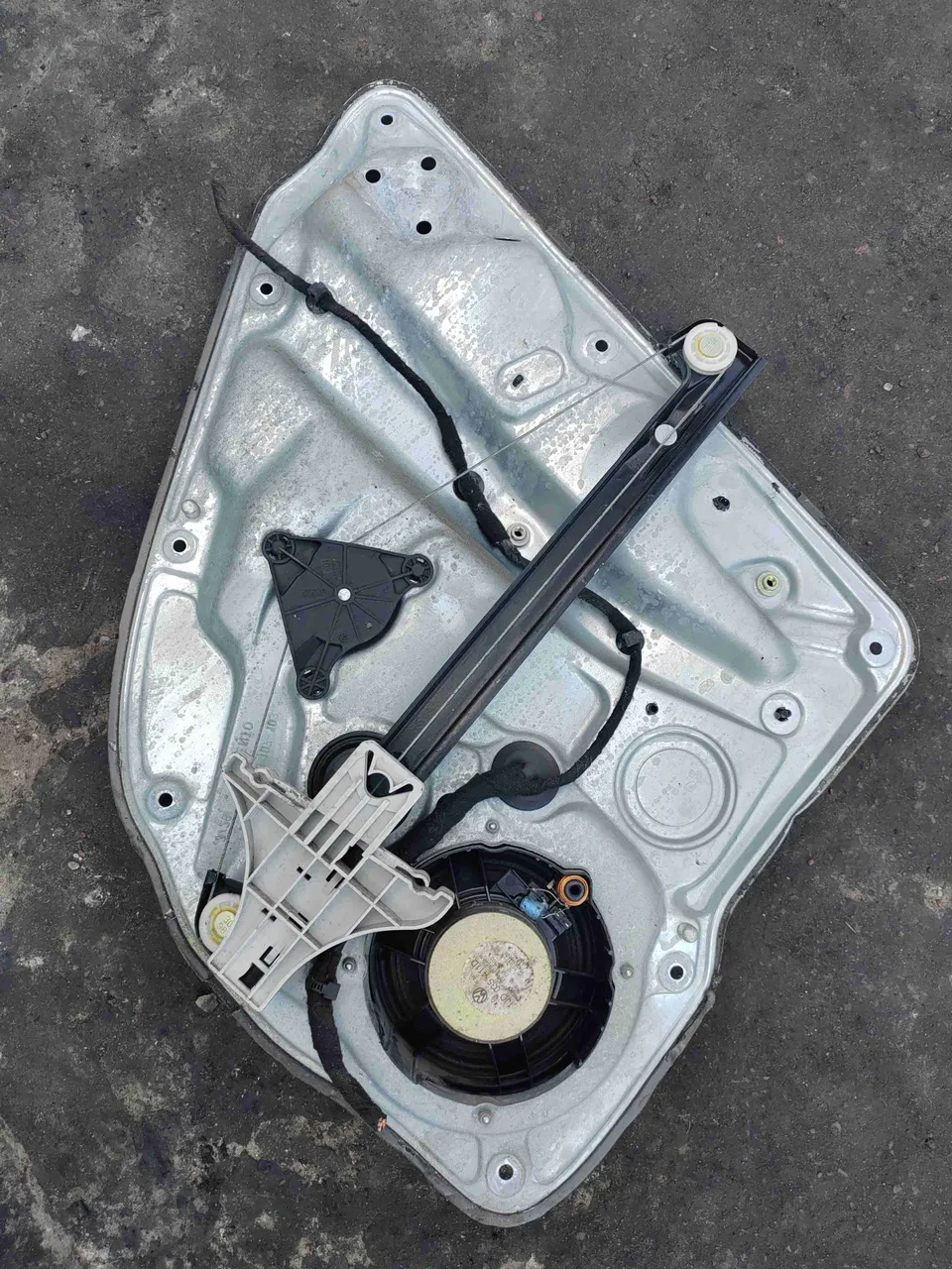 Стеклоподъемник электрический Volkswagen Bora, 2001 г.