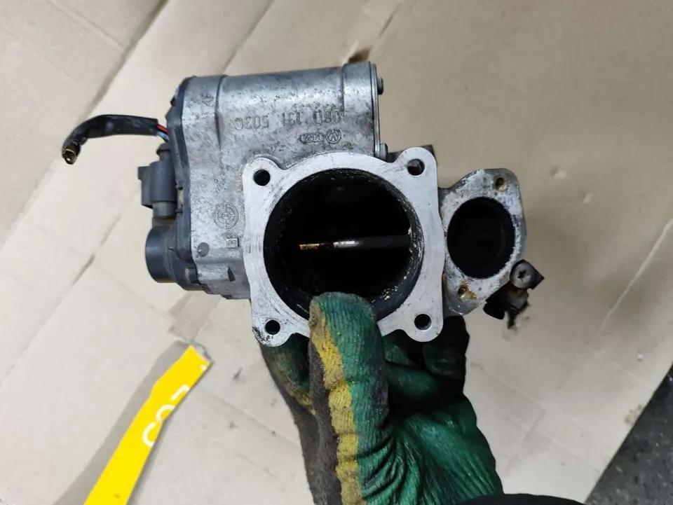 Клапан EGR Audi A4, 2004 г.