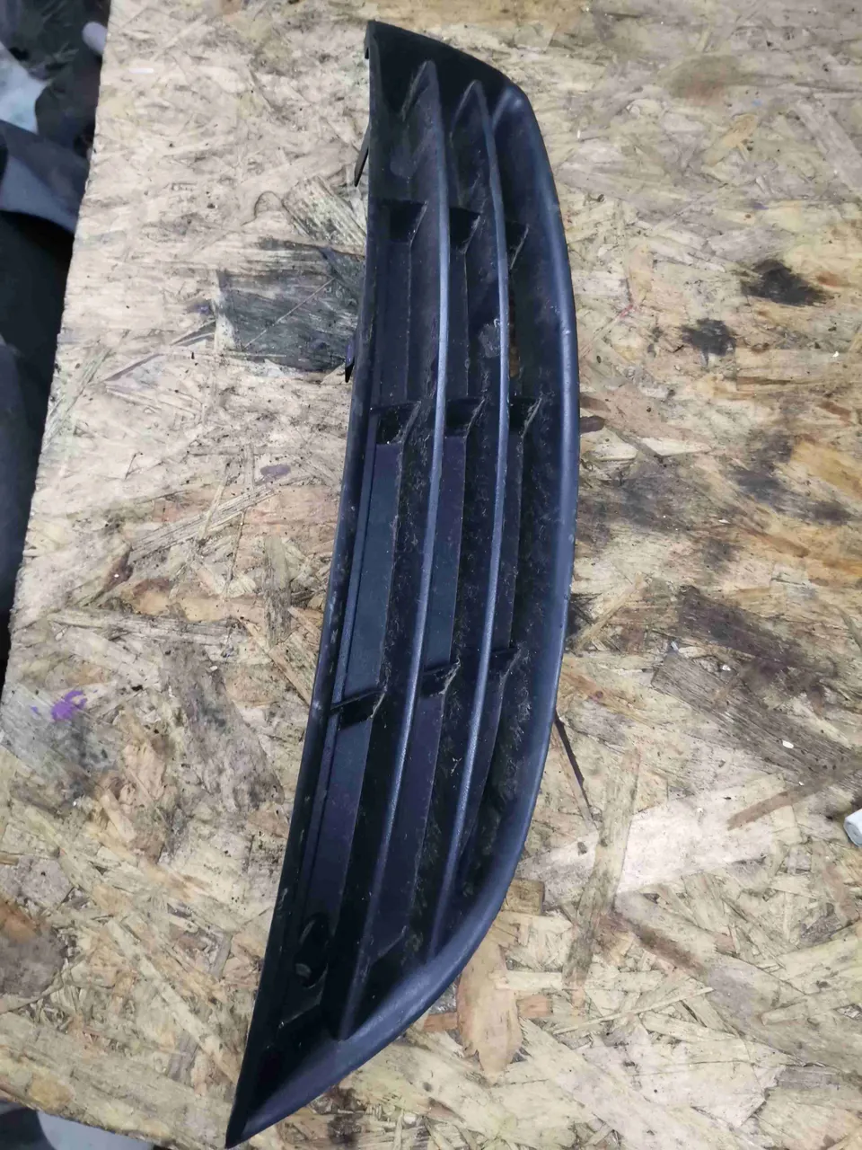 Заглушка (решетка) в бампер Volkswagen Passat, 2005 г.