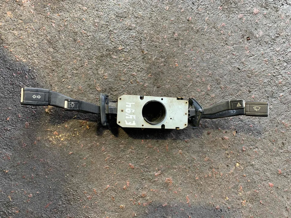 Переключатель подрулевой (стрекоза) Audi 100, 1990 г.