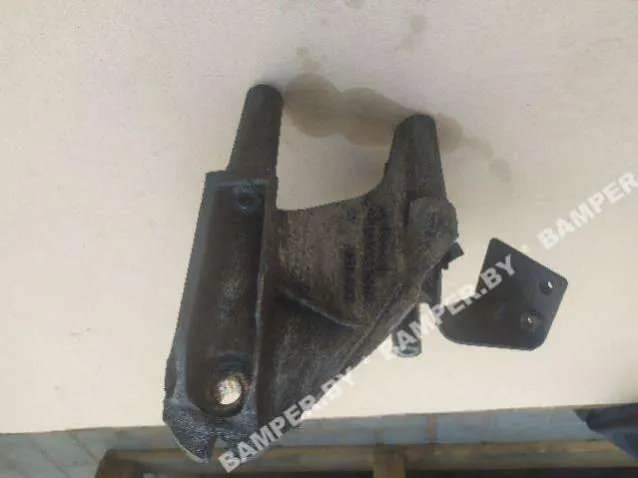 Кронштейн двигателя Volkswagen Touareg, 2004 г.
