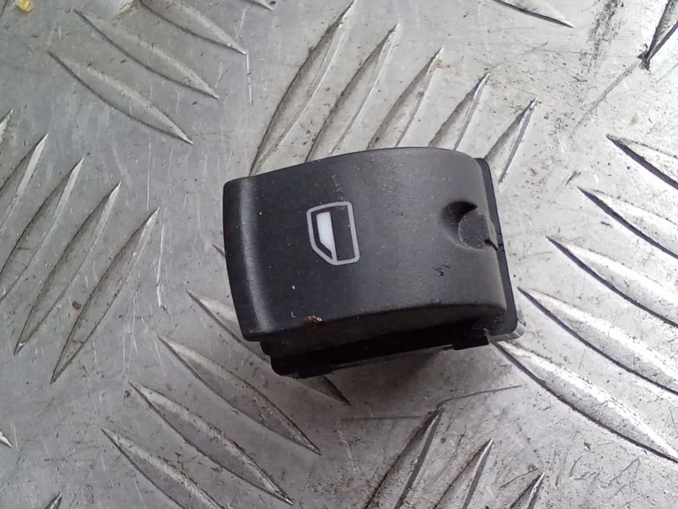 Кнопка стеклоподъемника Audi Q7, 2007 г.