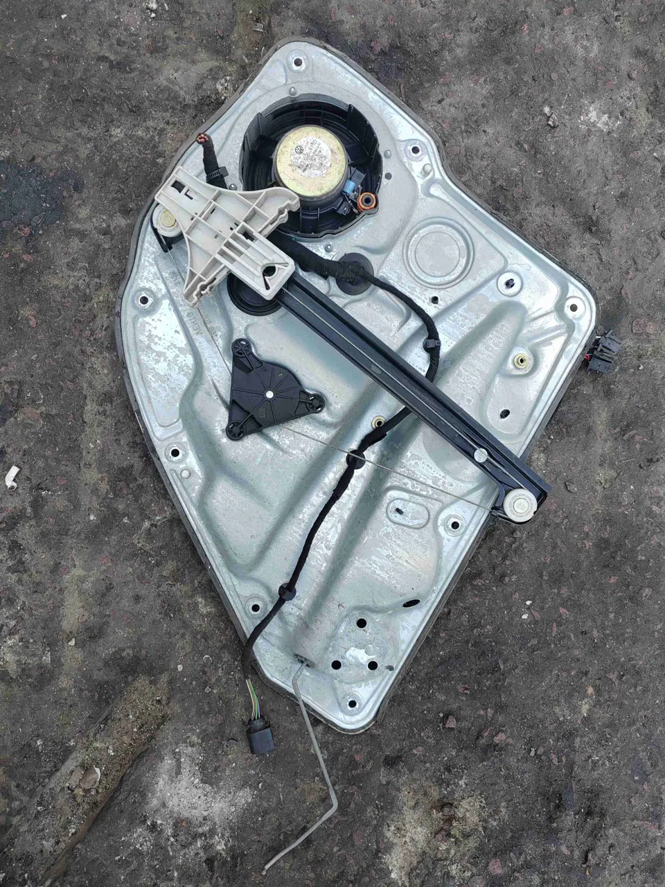 Стеклоподъемник электрический Volkswagen Bora, 2001 г.
