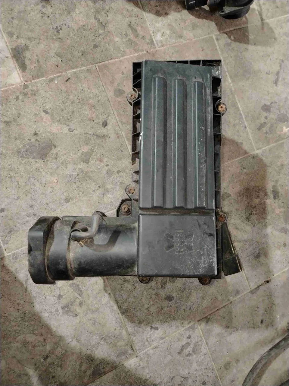 Корпус воздушного фильтра Volkswagen Passat, 2009 г.