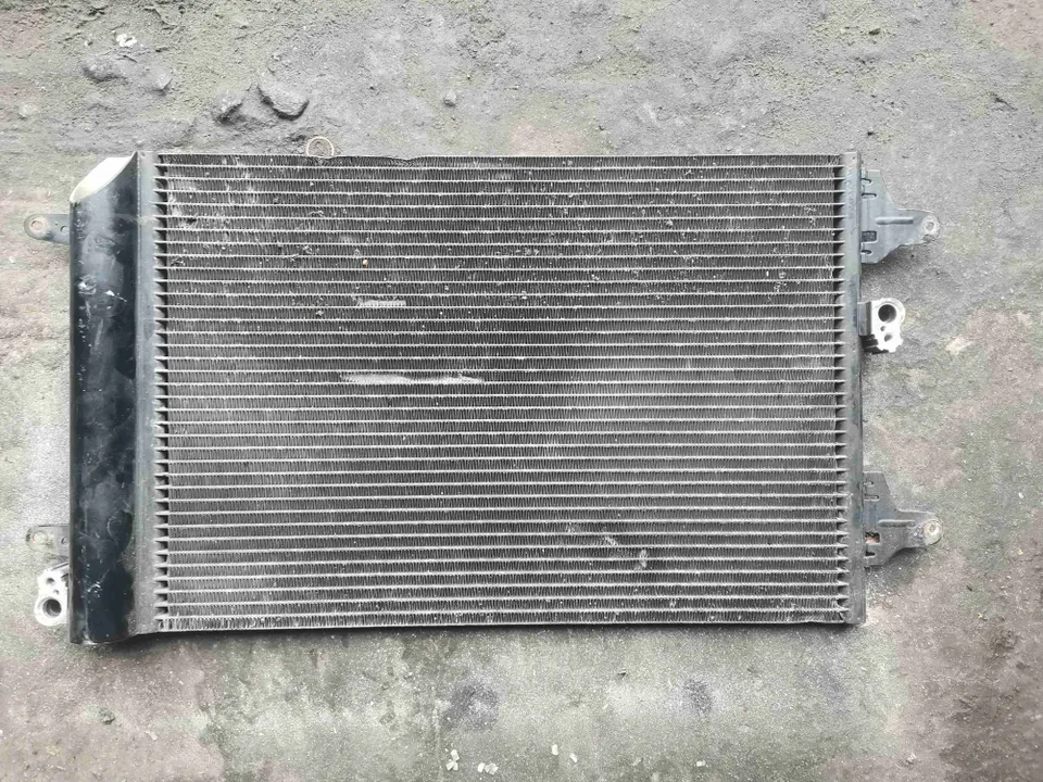 Радиатор кондиционера Volkswagen Sharan, 2002 г.